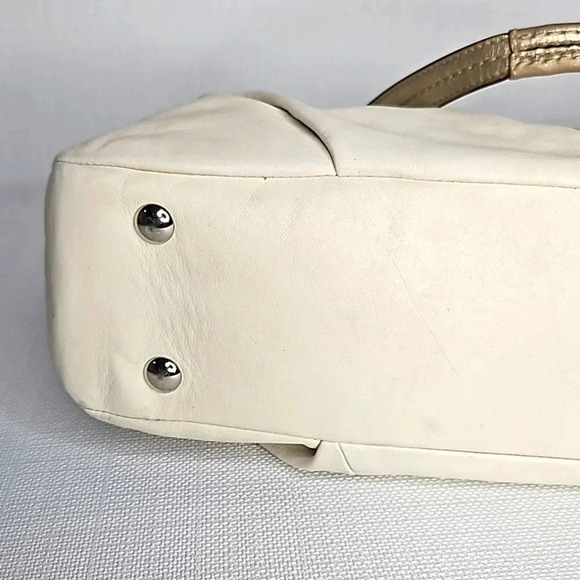 Coach Soho Cream and Gold Leather Tote with Magnetic Enclosure Women's Purse - Picture 10 of 16